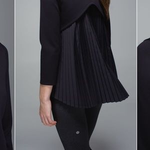 Lululemon Pleat On Long Sleeve Black size 6